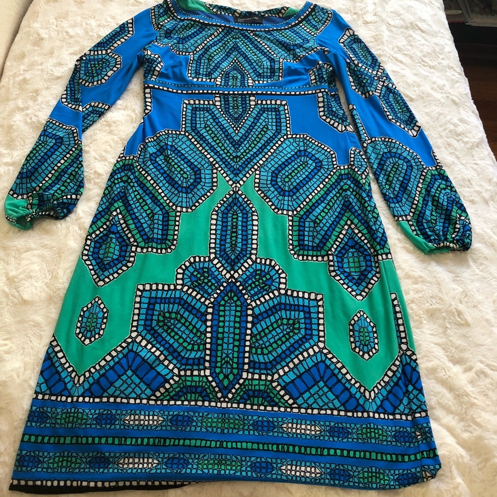 Stunning Jones New York long sleeves dress sz 6